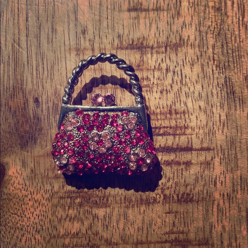 Pocketbook pin